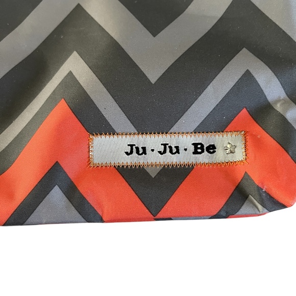 Ju Ju Be Be Quick Clutch Zippered Pouch Orange and Grey Chevron - Picture 6 of 6